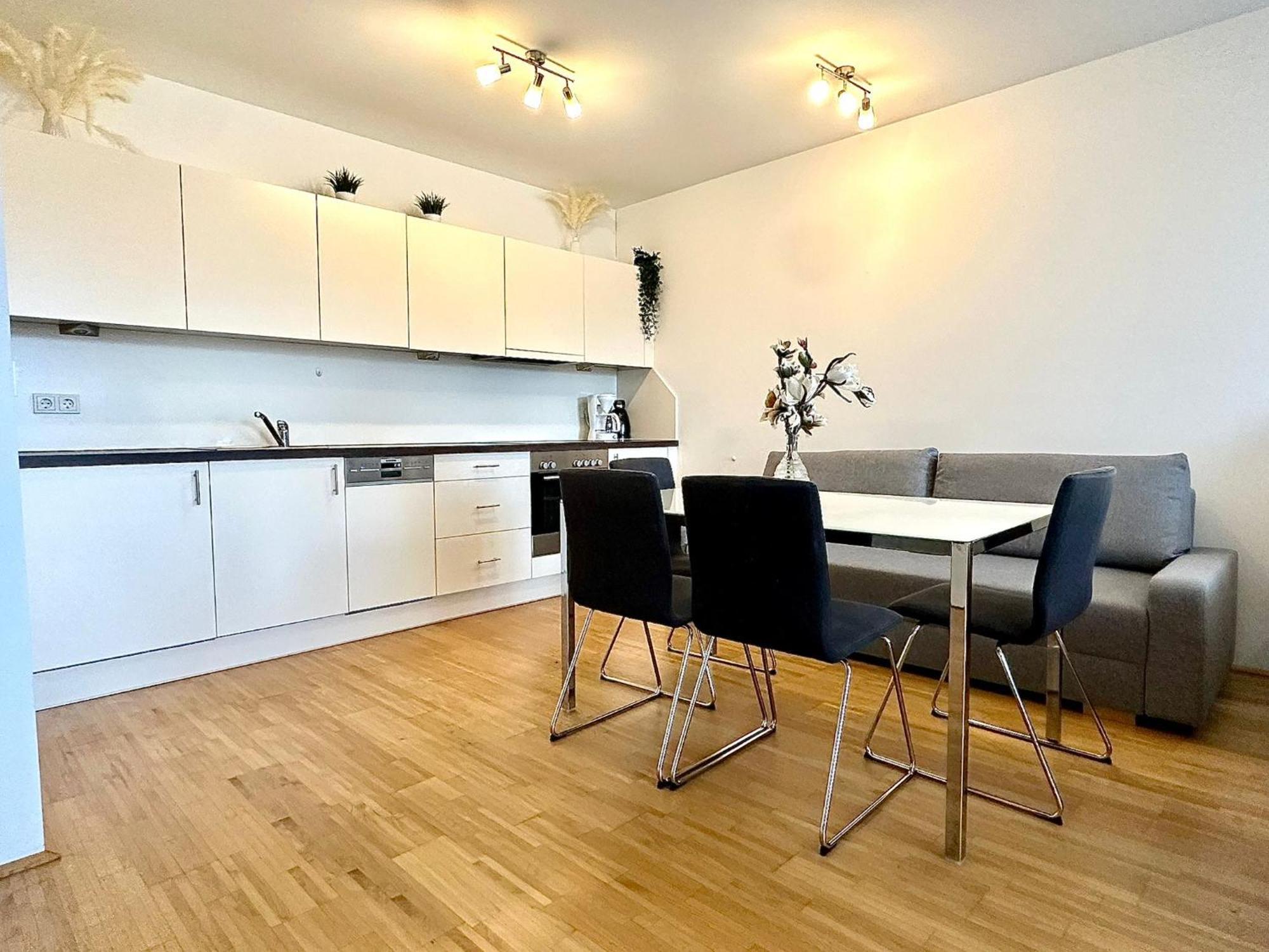 Appartement High Rise, Netflix, 2 Min To Main Station à Vienne Extérieur photo